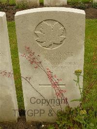 Etaples Military Cemetery - Sykes, J C